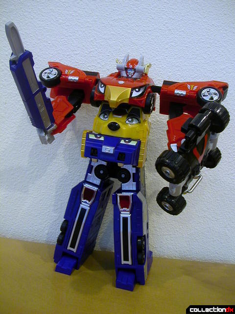 DX Engine Gattai Engine-Oh (posed with Go-On Sword and V Shield)