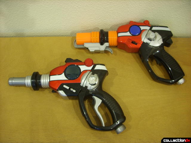 Nitro Blaster (top) and Self-Henkeiju MantanGun (below) in gun modes (3)