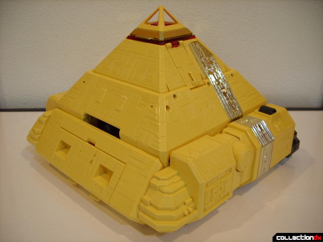 Deluxe Pyramidas The Carrier Zord- Pyramid Mode (back)
