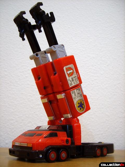 Deluxe Lightspeed Megazord- Pyro Rescue-1 (dramtic angle, arms extended)