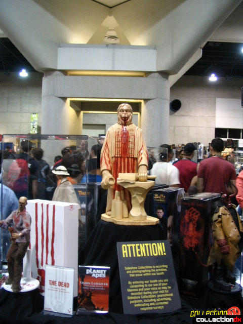 Planet of the Apes Lawgiver statue (bloody version)
