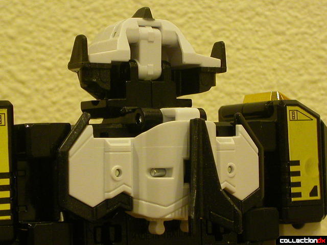 Deluxe Astro Galactic Megazord- Megazord Mode (upper back detail)