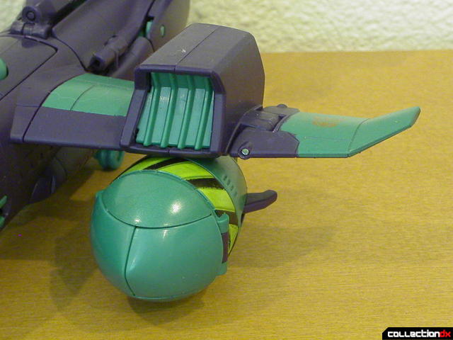 Decepticon Lugnut- vehicle mode (left wing detail)