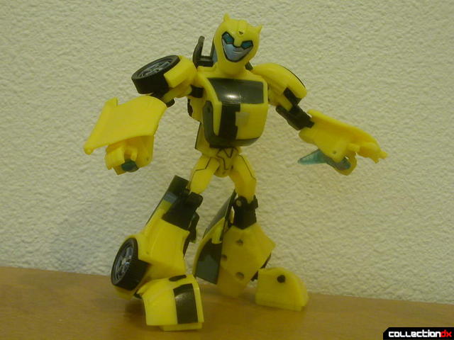Autobot Bumblebee- robot mode posed (1)