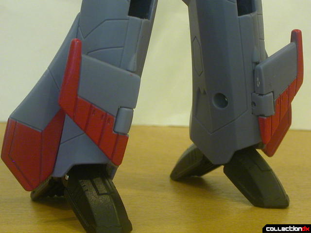 Decepticon Starscream- robot mode (back lower legs detail)