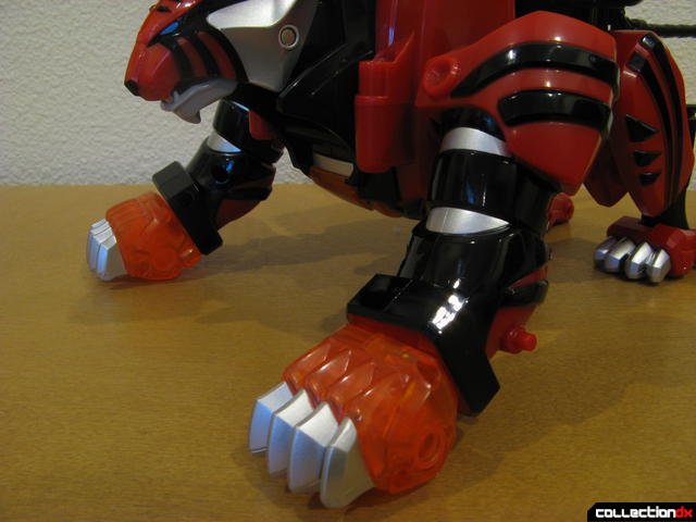 Deluxe Jungle Pride Megazord- Red Tiger Spirit Zord (forward legs detail)