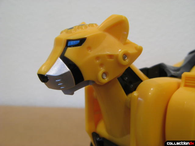 Deluxe Jungle Pride Megazord- Yellow Cheetah Spirit Zord (head detail)