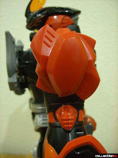 Deluxe Jungle Master Megazord (red shoulder armor detail)