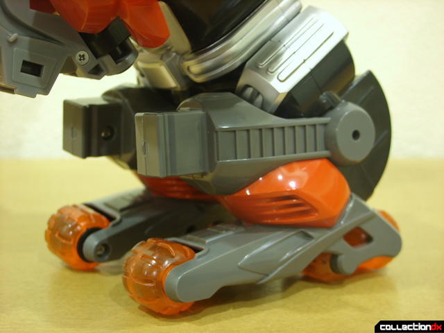 Deluxe Jungle Master Megazord- Gorilla Spirit Zord (legs detail)