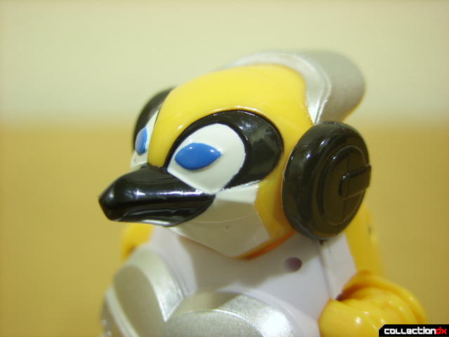 Deluxe Jungle Master Megazord- Penguin Spirit Zord (head detail)