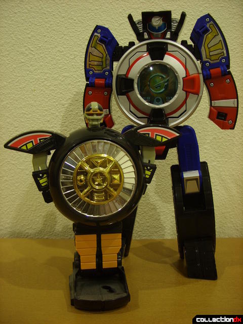 DX Soukou Sharin Go-Roader GT (back) and Deluxe Warrior Wheel (front) in robot forms