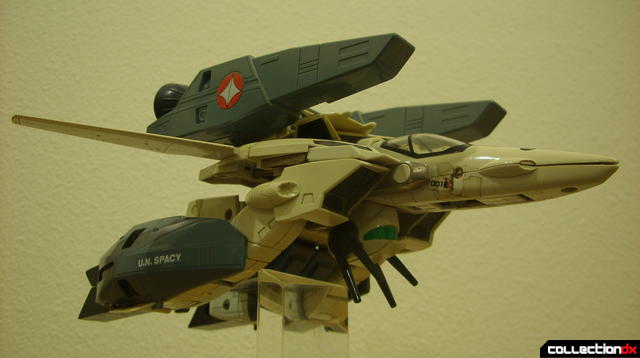 VF-1S Super Valkyrie - Fighter Mode (dramatic angle, widescreen)