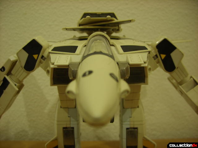 VF-1S Valkyrie - GERWALK Mode (shoulder angle detail)