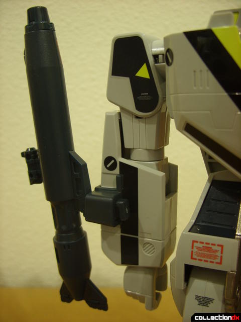 Origin of Valkyrie VF-1S Valkyrie- Battroid Mode (gun pod stored on right arm)