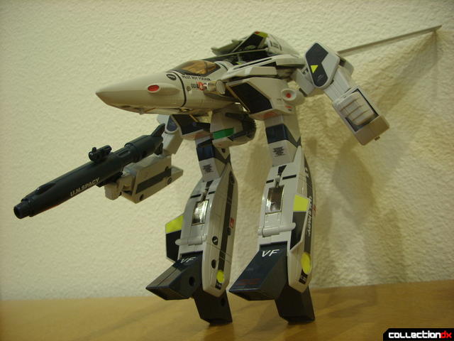 Origin of Valkyrie VF-1S Valkyrie- GERWALK Mode posed (2)