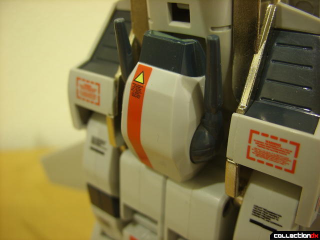 Origin of Valkyrie VF-1J Valkyrie- Fighter Mode (laser cannon detail)