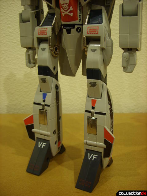 Origin of Valkyrie VF-1A Valkyrie Ichijyo ver.- Battroid Mode (legs detail)