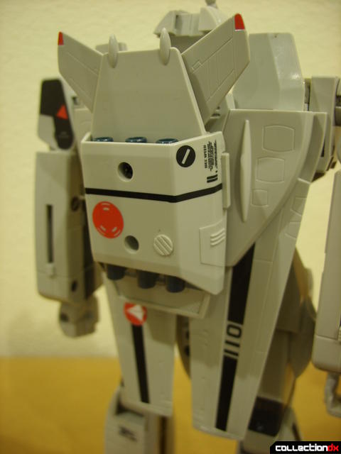 Origin of Valkyrie VF-1A Valkyrie Ichijyo ver.- Battroid Mode (wings and thruster backpack detail)