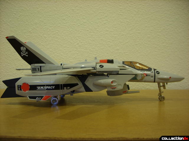 Origin of Valkyrie VF-1A Valkyrie Ichijyo ver.- Fighter Mode (right profile)