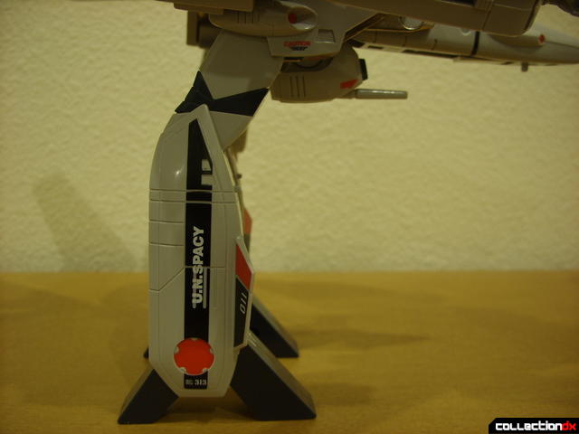 Origin of Valkyrie VF-1A Valkyrie Ichijyo ver.- GERWALK Mode (right leg, normal position)