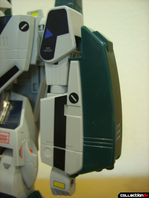 Origin of Valkyrie VF-1A Super Valkyrie Max ver.- Battroid Mode (right arm with missile launcher)