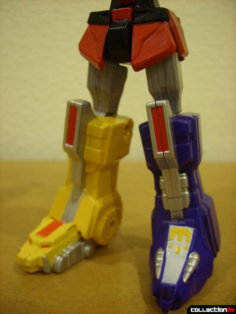 Retrofire Mighty Morphin' Megazord (legs detail)