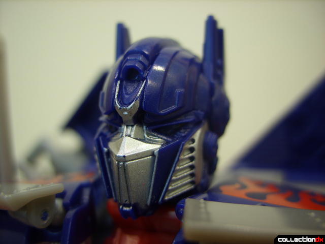Leader-class Autobot Optimus Prime- robot mode (head detail)
