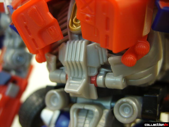 Leader-class Autobot Optimus Prime- robot mode (Mech Alive trigger, normal)