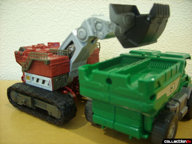 Voyager-class Decepticon Demolishor- vehicle mode (cameo by the Thunder Loader Rescue Zord)