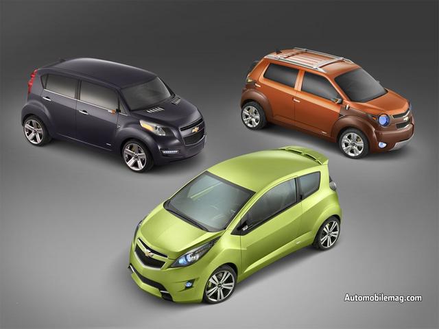 Chevrolet 2007 concept vehicles (L-to-R)- Groove, Beat, and Trax