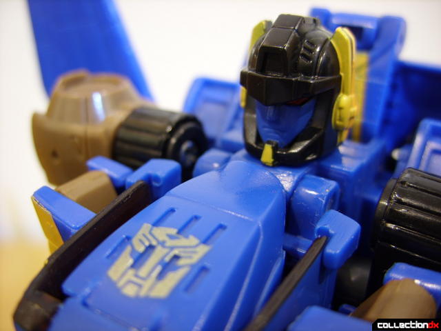 Autobot Tread Bolt without armor- robot mode (Autobot logo in front of head)