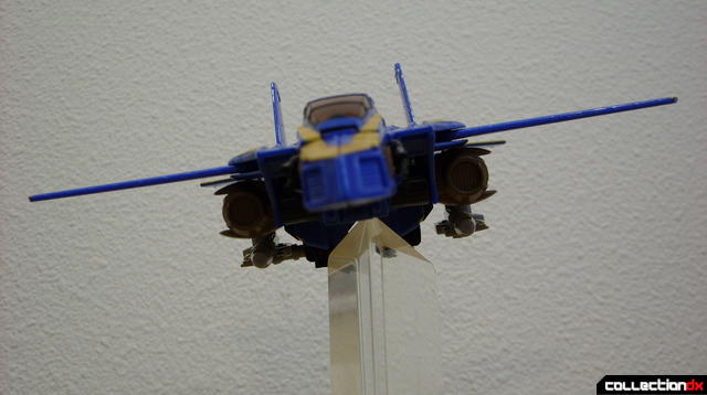 Autobot Tread Bolt without armor- vehicle mode dramatic angle (4)