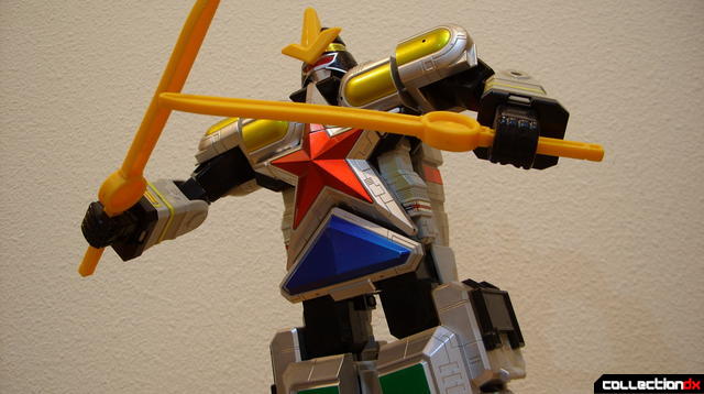 Deluxe Super Zeo Megazord (dramatic angle)