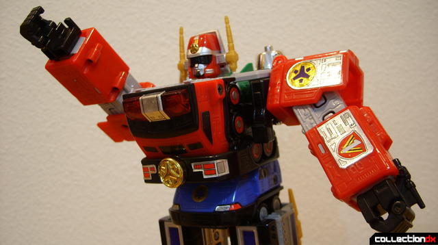 Deluxe Lightspeed Megazord (arms posed)