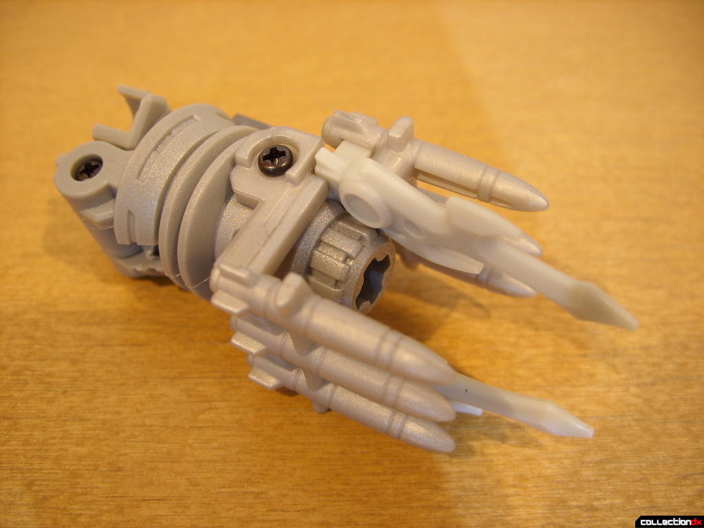 Masterpeice Movie Series Starscream- Robot Mode (missile launcher)