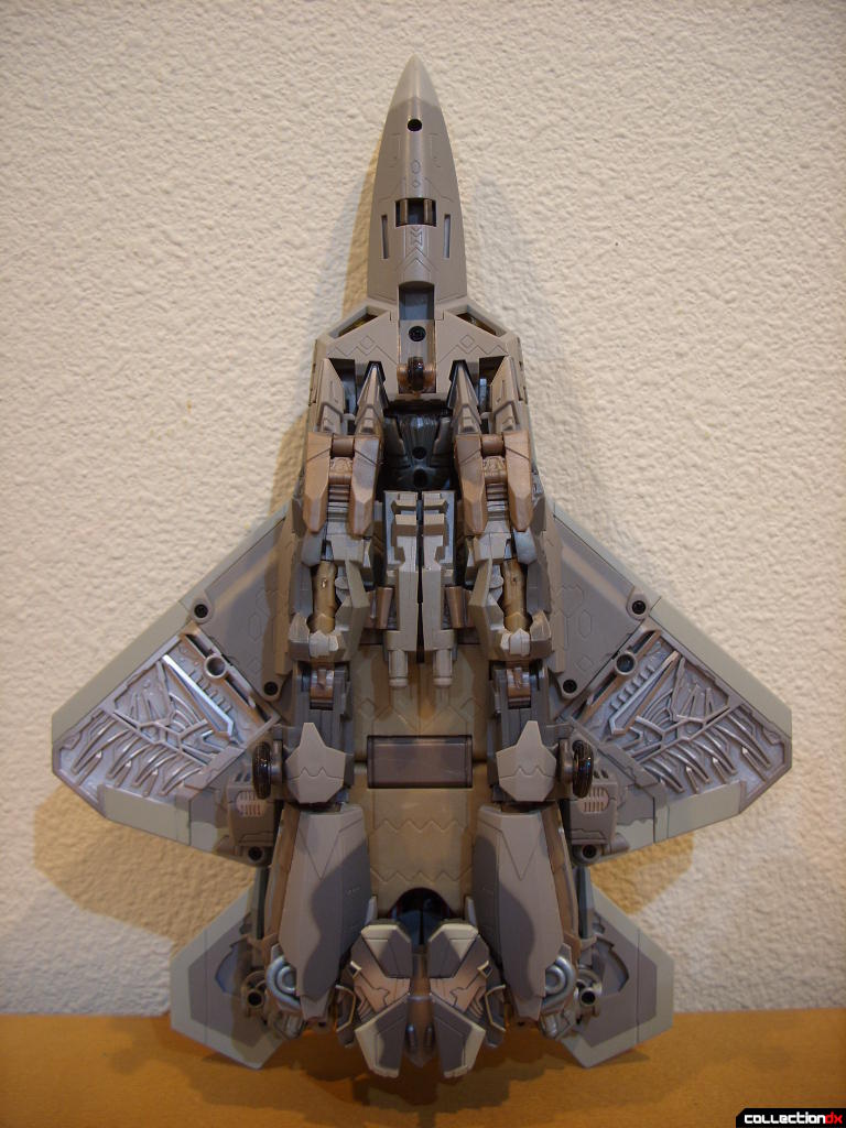 Masterpeice Movie Series Starscream- Vehicle Mode (ventral profile)