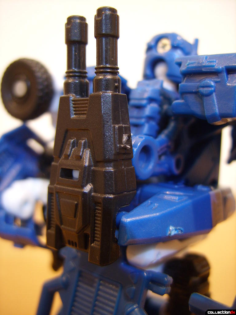 Scout-class Autobot Breacher- Robot Mode (with rifle on back)