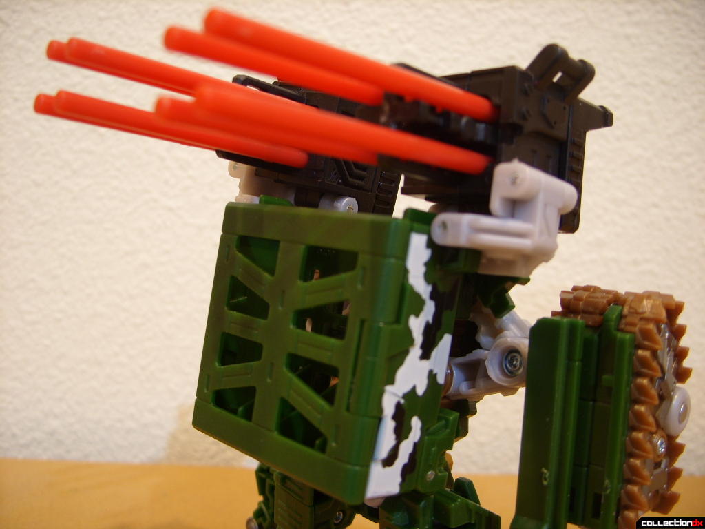 Deluxe-class Decepticon Hailstorm- Robot Mode (missile launchers, back)