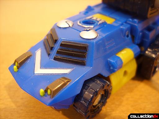 Scout-class Autobot Scattorshot- vehicle mode (front detail)