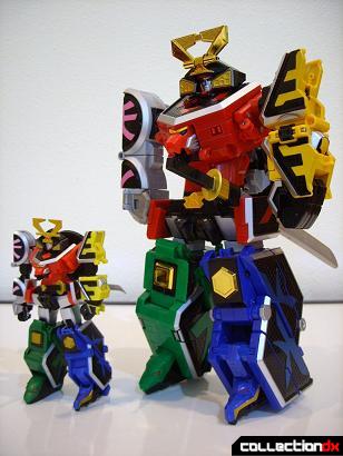 front- Super Robot Chogokin Shinken-Oh (L) and DX Samurai Gattai Shinken-Oh (R)