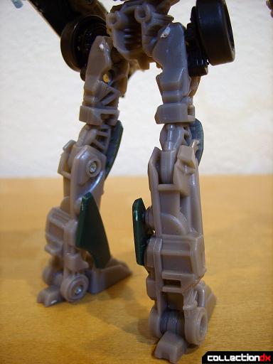 DotM Deluxe-class Autobot Roadbuster (22)