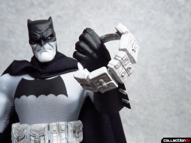 mezco dark knight batman 15