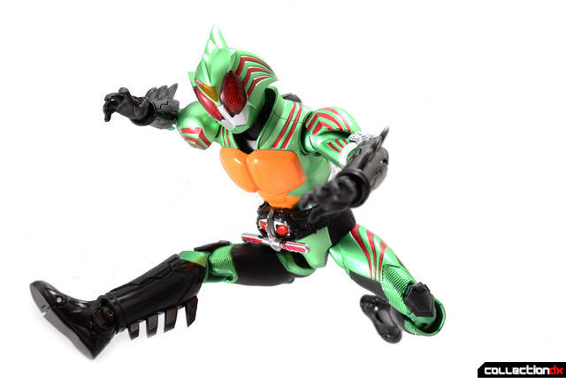 SH-Figuarts-Kamen-Rider-Amazon-Omega-11