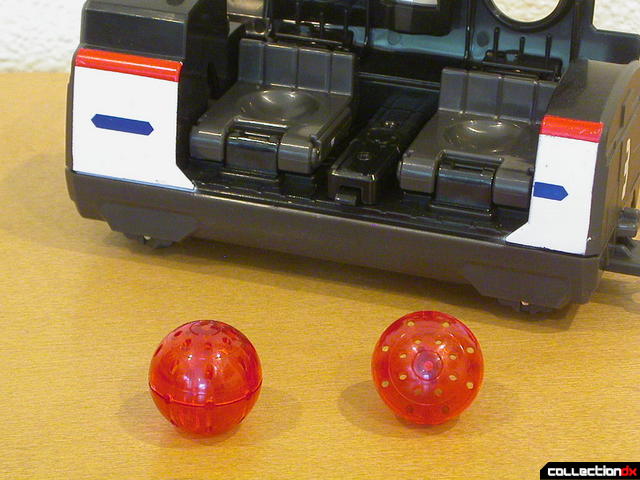 DenLiner Gouka set- Monkey Bombs detail