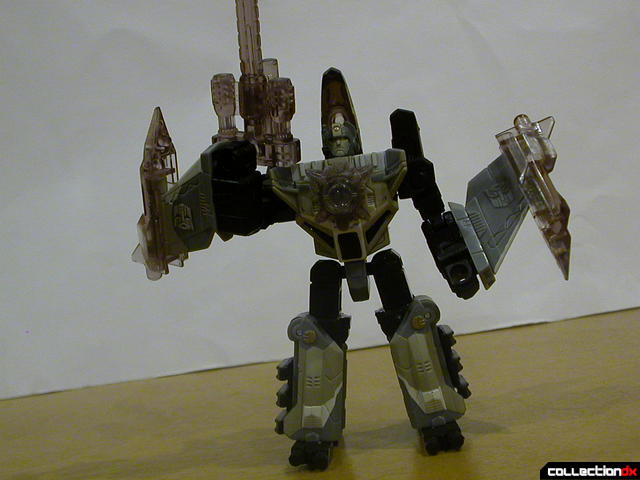 Autobot Skyblast- robot mode (posed with Energon accessories)