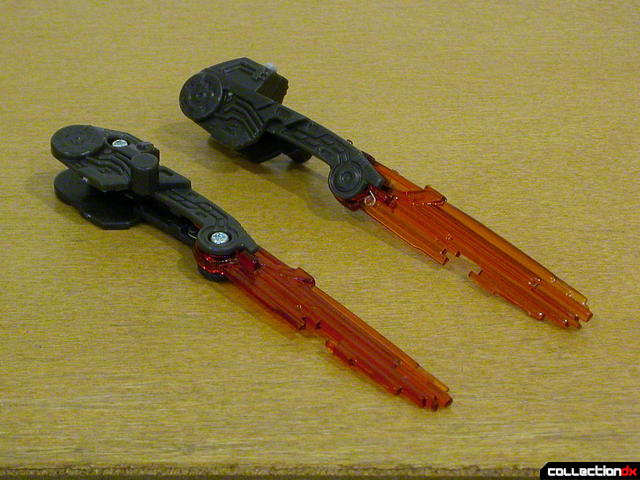 Decepticon Wreckage- robot mode (blade weapons detail)