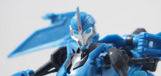Arcee Deluxe Class | Transformers Prime Robots in Disguise