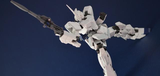 Unicorn Gundam- Unicorn Mode
