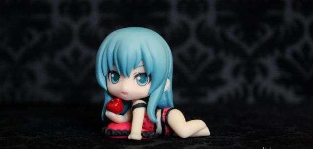 Hatsune Miku Petit Nendoroid Romeo and Cinderella Version