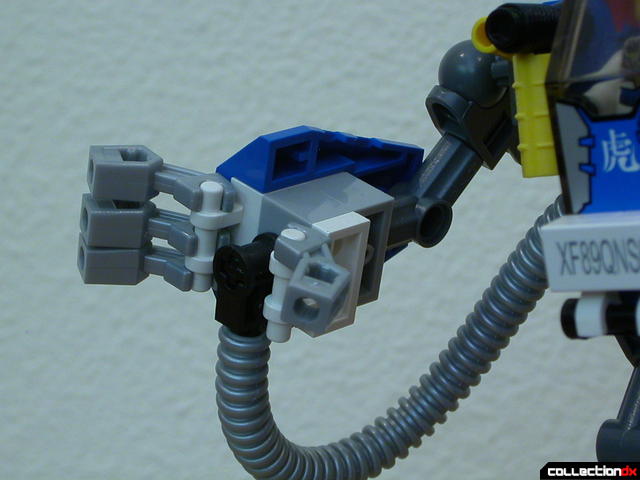 Aero Booster- Battle Machine detail (right hand open, with cable)